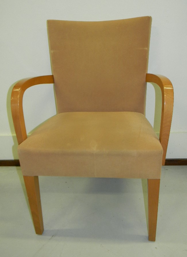 Käsinojallinen tuoli